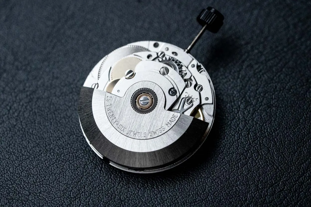 An image showing a genuine Sellita SW200 movement